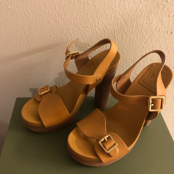 Tory Burch Brown Wooden Heeled Platforms - Picture 3 of 8
